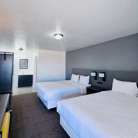 Oyo Garden Inn And Suites Pearsall I-35 East Zewnętrze zdjęcie