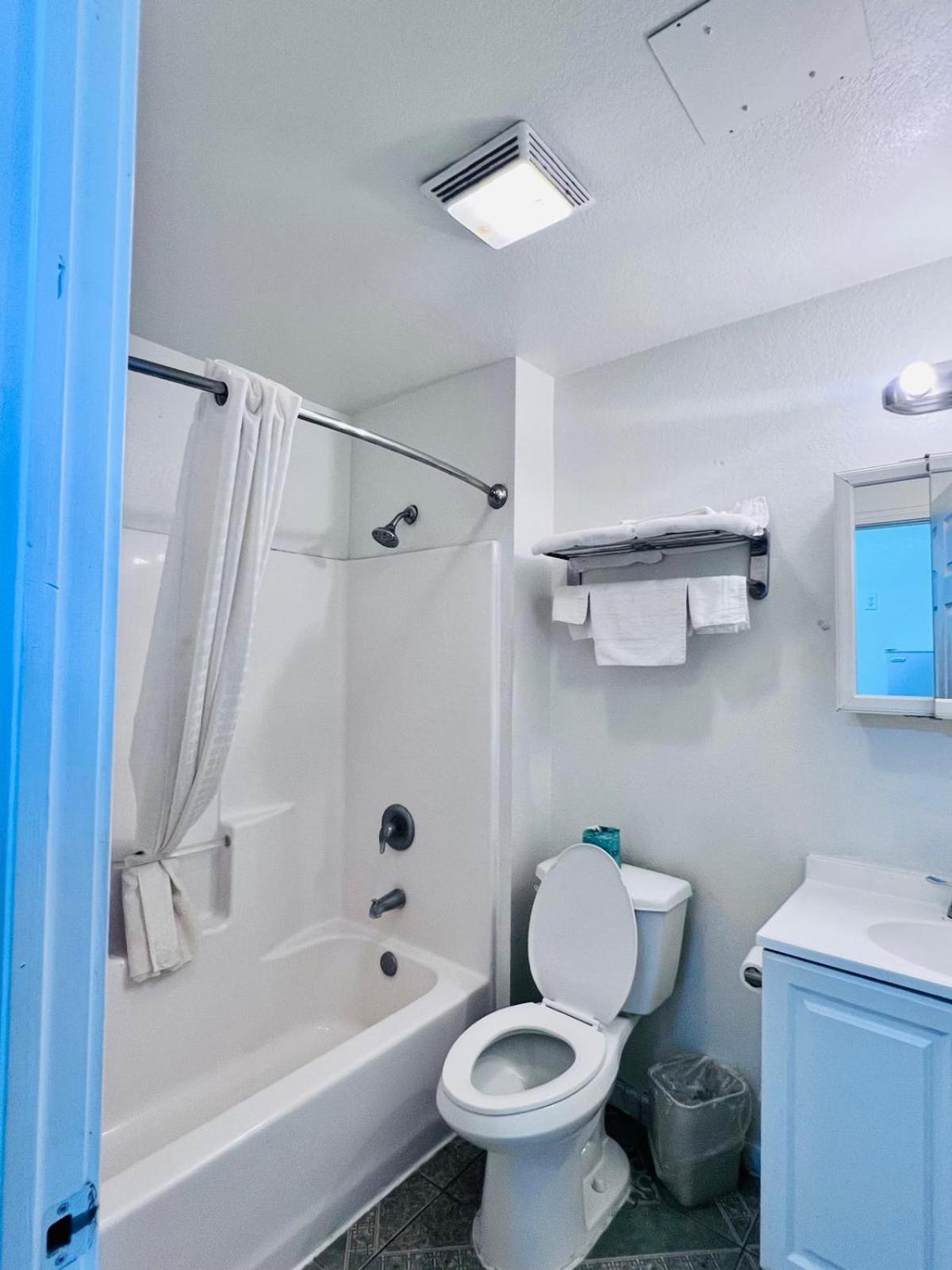 Oyo Garden Inn And Suites Pearsall I-35 East Zewnętrze zdjęcie