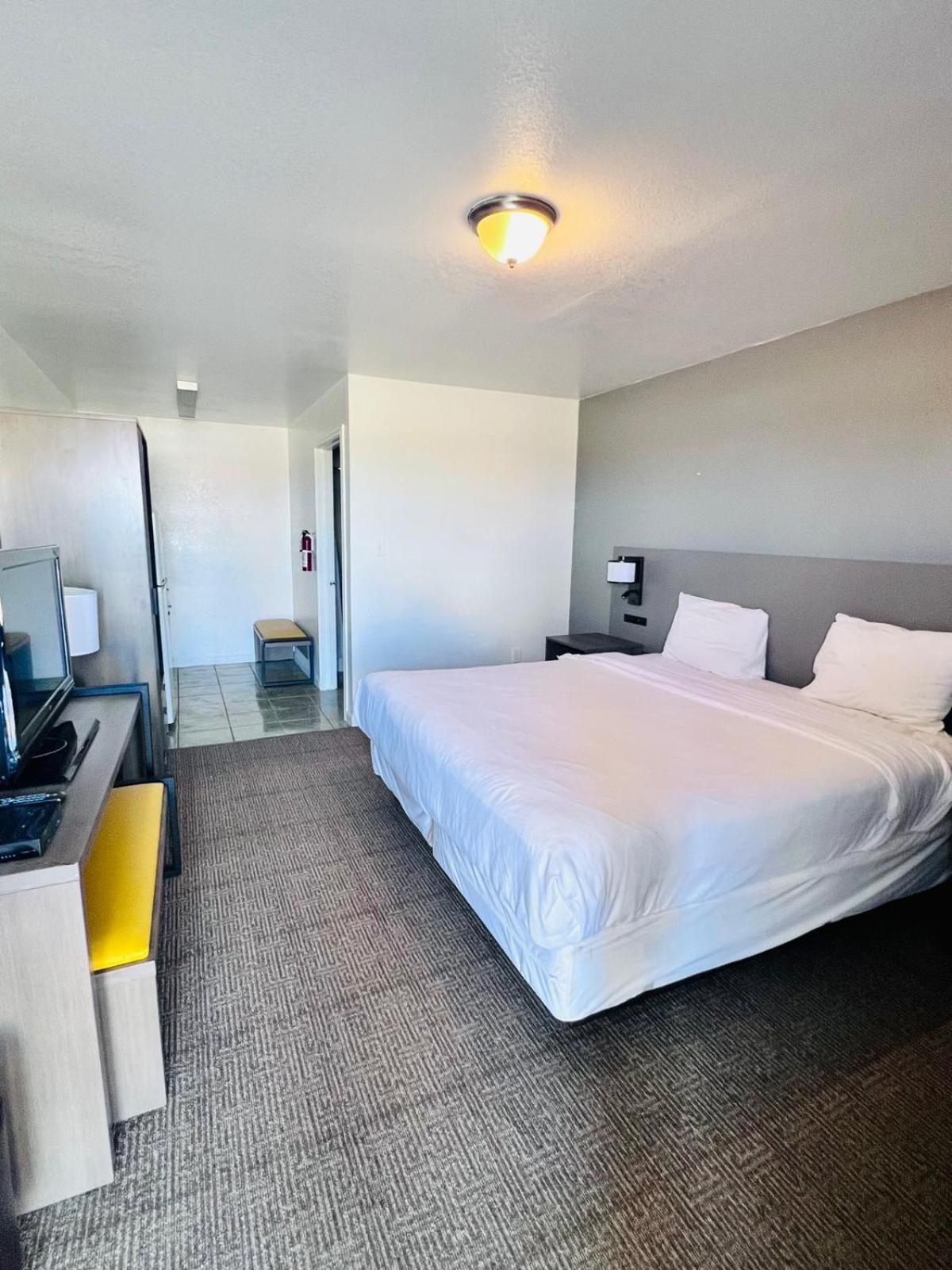 Oyo Garden Inn And Suites Pearsall I-35 East Zewnętrze zdjęcie