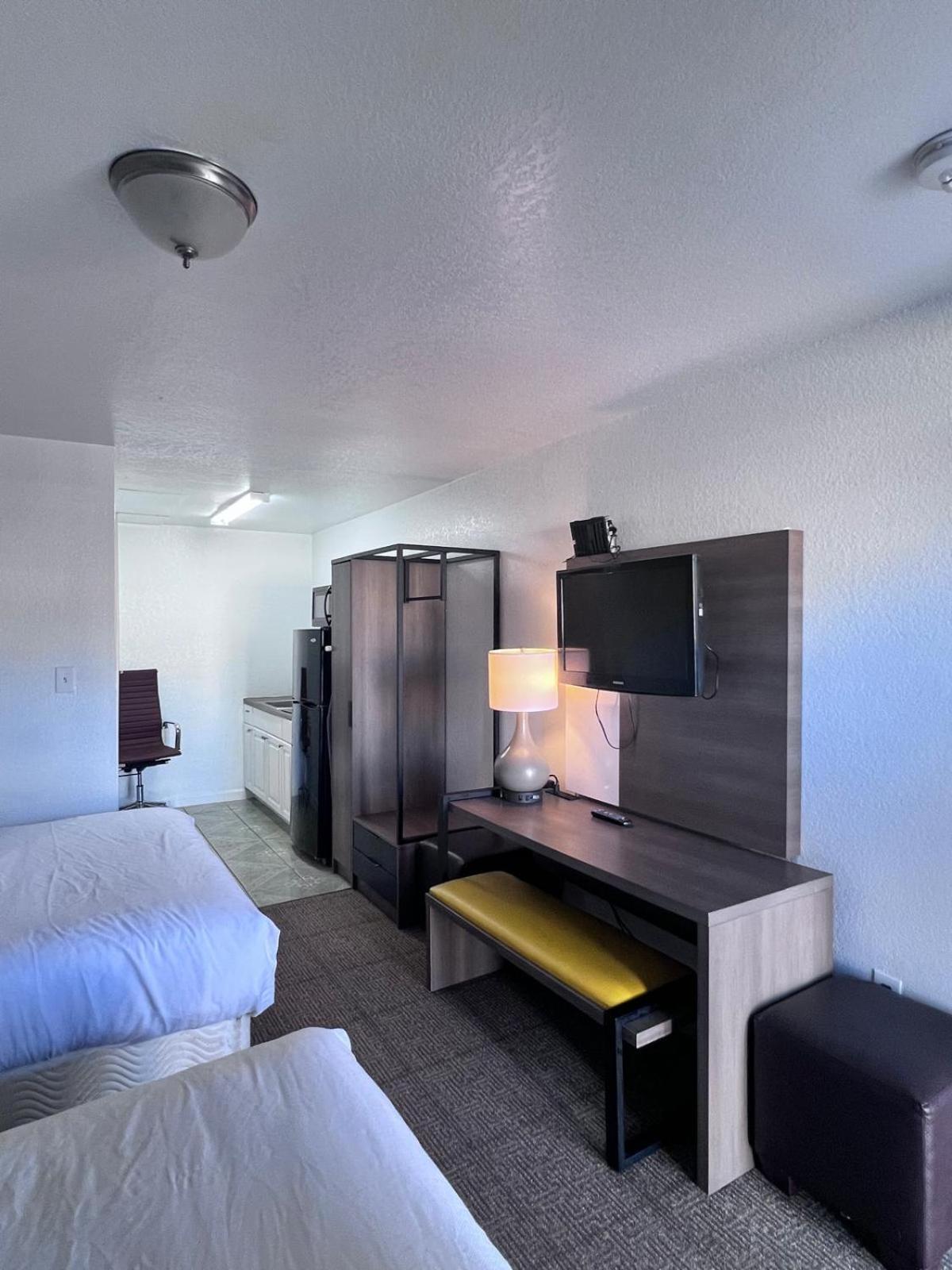 Oyo Garden Inn And Suites Pearsall I-35 East Zewnętrze zdjęcie